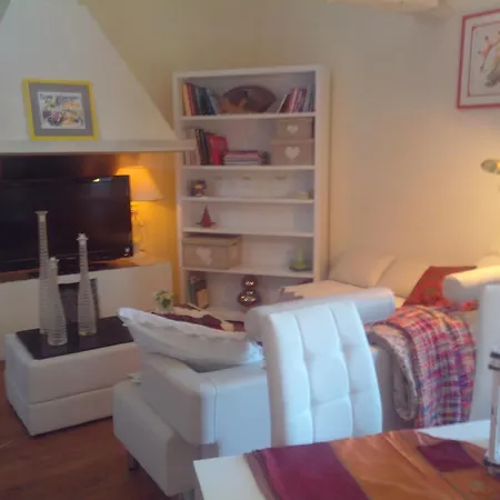 Le Clos De La Source Bed and Breakfast *